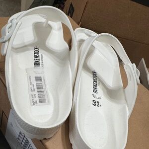 White Women's Essentials Gizeh Footbed Sandal Birkenstocks worn once